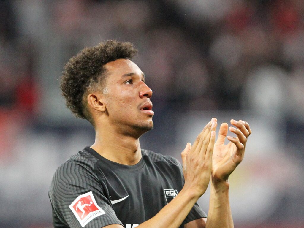 Foto: Felix Uduokhai (FC Augsburg), über dts Nachrichtenagentur